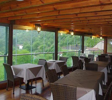Отель Hostal Monte Rio Трескарес Экстерьер фото