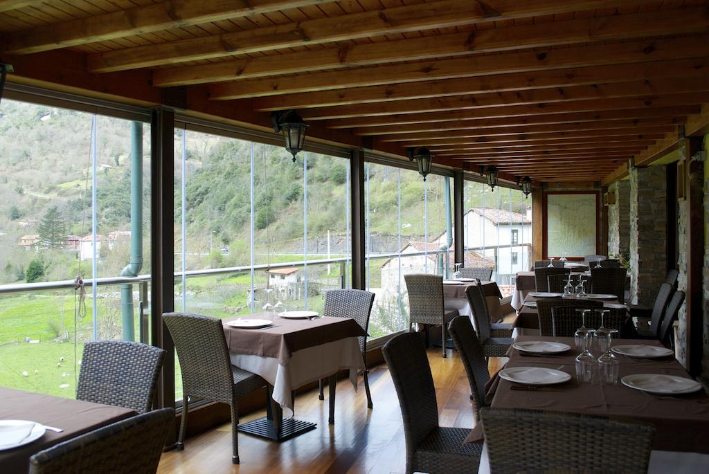 Отель Hostal Monte Rio Трескарес Экстерьер фото